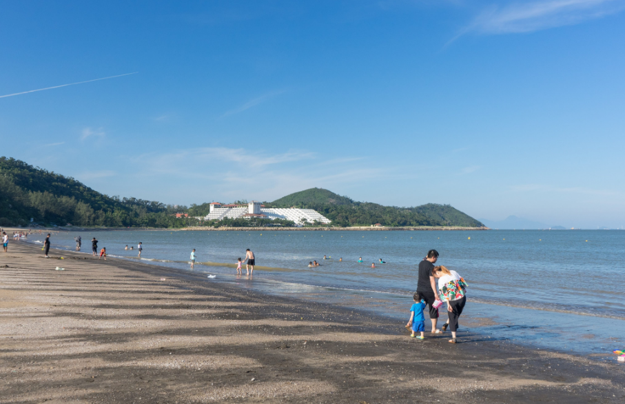 黑沙海灘